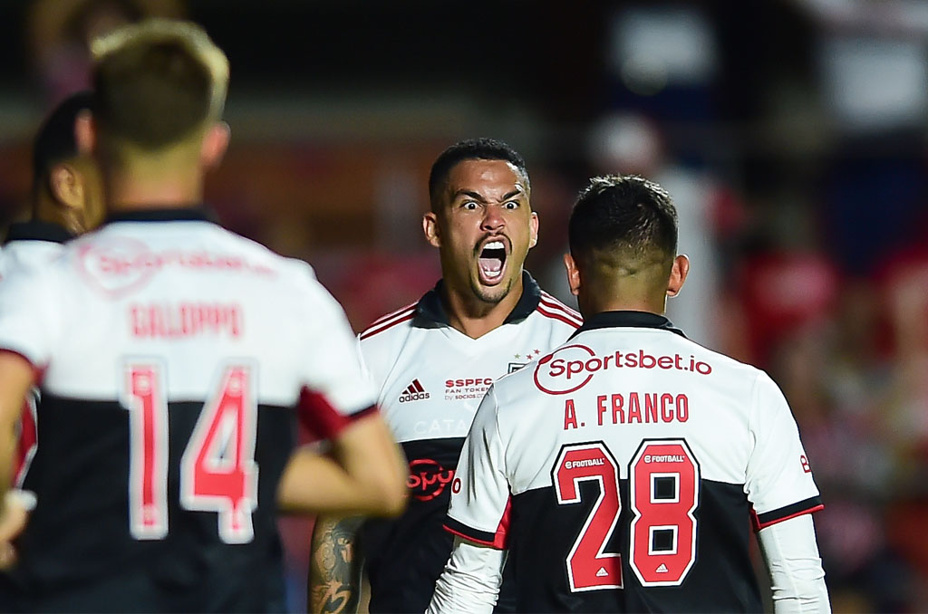 S O Paulo Goleia A Portuguesa No Morumbi E Mant M Invencibilidade No