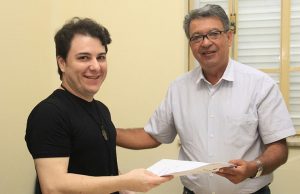 Bordignon é o novo tradutor de Libras na Câmara. Já assumiu sua função. Bordignon