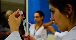 Vacinação contra a gripe começa hoje em todo o país Gripe vacinacao