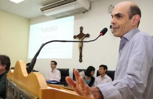 Uma audiência pública para discutir atuação da Morada do Sol Turismo, diz Théo Bratfisch Theo