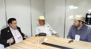 Agrishow supera expectativa de negócios e alcança R$ 2,7 bilhões Agrishow 22 Capa