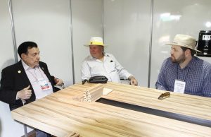 Agrishow supera expectativa de negócios e alcança R$ 2,7 bilhões Agrishow 22 Capa