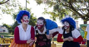 Sábado na Praça Pedro de Toledo: o popular encontra o poético As Presepadas de Damiao