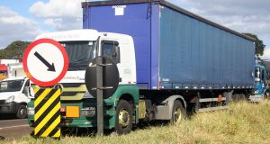 Caminhoneiros cansam; uns partem. A maioria continua com o movimento no Morada do Sol. Caminhoneiro Interna 11 OK