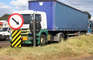 Caminhoneiros cansam; uns partem. A maioria continua com o movimento no Morada do Sol. Caminhoneiro Interna 11 OK