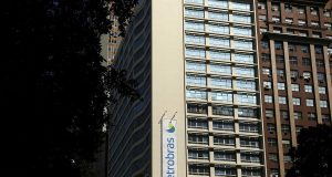 Governo faz esforço em MP para garantir venda da Eletrobras Eletrobras Capa