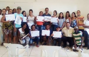 Pró-Ação dá sequência a cursos e palestras nos CRAS Formandos nos cursos do Cras 1 1