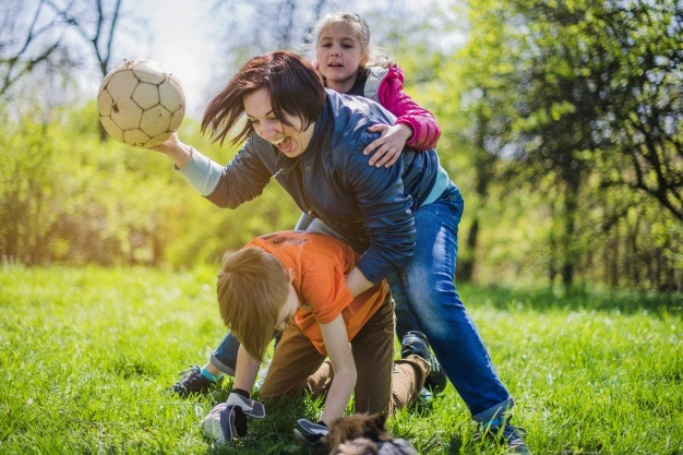 familia feliz bola