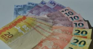 Economia Incerteza
