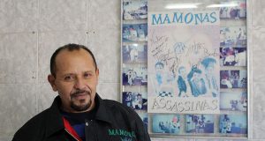 O cabelereiro que tingia um dos ‘mamonas’ atende hoje em Araraquara Mamonas 01