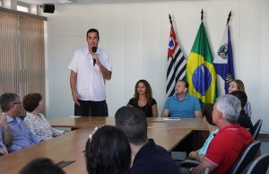 Sancionadas nesta sexta-feira na Prefeitura cinco novas leis em Araraquara Prefeito sanciona Leis Interna