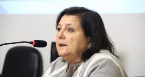 Secretária da Saúde afirma que acabará com as filas para cirurgias de catarata Secretaria Saude