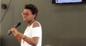 Formação da Comissão Municipal de Direitos Humanos é tema de plenária pública Maria Fernanda