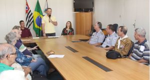 Praça homenageia os Heróis de Araraquara na Revolução de 32 Prefeito 82