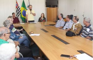 Praça homenageia os Heróis de Araraquara na Revolução de 32 Prefeito 82