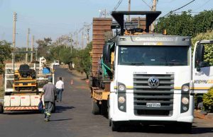 Recapeamento avança por outros bairros da cidade Recapeamento 11