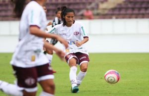 Meia da Ferroviária é emprestada ao Benfica de Portugal patybenfica2