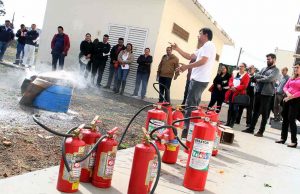 Brigadistas participam de aula prática sobre extintores Brigadista 29
