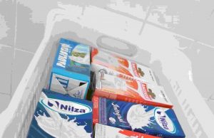 Campanhas arrecadam alimentos em Araraquara Alunos da Unip arrecadam leite 02