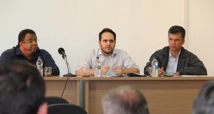 Vereadores discutem ajustes ao PDV com Executivo e Sismar Camara 231