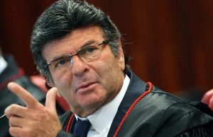 Fux derruba autorização para Lula dar entrevista da prisão Fux 30