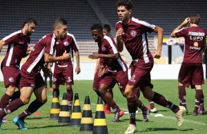 Para seguir líder, Ferroviária recebe o XV pela Copa Paulista ferroviaria xv de piracicaba