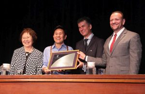 Daniel Hanai recebe Diploma de Honra ao Mérito da Câmara Municipal Daniel 02