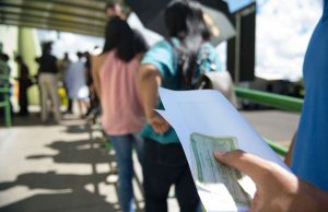 Votação do primeiro turno começa em outros países Exterior 07
