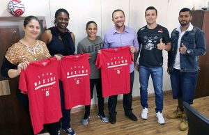 Lutadora Lívia Renata Souza é orgulho para Araraquara, diz Edinho Livia 33