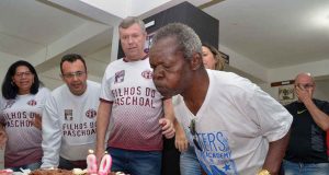 ‘Lua’ 80 anos. De tão bom leva Salvador no sobrenome. Lua 30