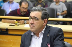 Vereador acusa empresa de não trocar lâmpadas queimadas Lucas Grecco 25