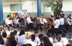 Estudantes ficam sensibilizados com a nossa Orquestra Jovem Orquestra 02