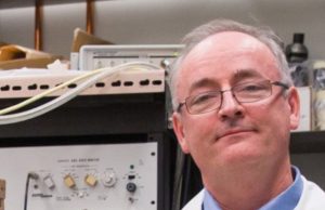 Professor canadense faz palestra na Odontologia em Araraquara Professor Canadense 33