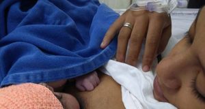 Gota de Leite promove contato pele a pele entre mãe e recém-nascido Bebe 48