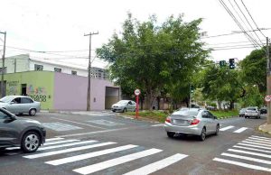 Para prevenir acidentes, Rua 16 recebe novo semáforo Semaforo Santana 42