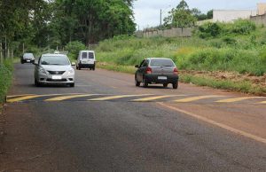 Cruzamento perigoso ganha sinalização e lombada Transito 48