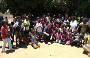 Fiéis da Igreja Resgate Para Cristo de Araraquara abrem poços na África Africa 63