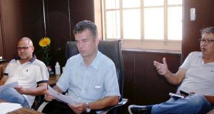 Prefeito pede a Câmara abertura de crédito para pagar salário e 13° dos servidores Camara 51