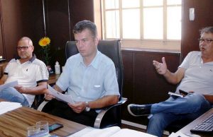 Prefeito pede a Câmara abertura de crédito para pagar salário e 13° dos servidores Camara 51