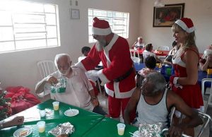 Ações de Natal em prol de idosos e crianças carentes Natal Idosos 61