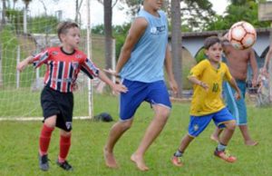 Projeto esportivo atrai mais crianças e adolescentes Ferias Esportivas 85