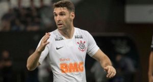 Corinthians sofreu mas ganhou da Ponte neste sábado Mauro Boselli 87