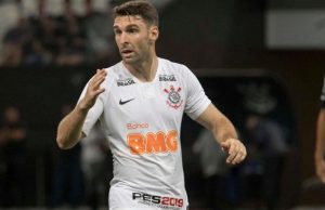 Corinthians sofreu mas ganhou da Ponte neste sábado Mauro Boselli 87