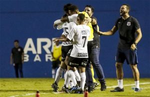 Corinthians massacra e está nas quartas da Copinha copinha corinthians visao celeste