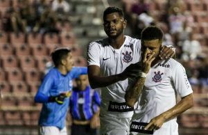 Corinthians massacra e chega à terceira fase da Copinha corinthians porto