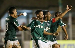Palmeiras vence o XV e se classifica na Copinha palmeiras xv