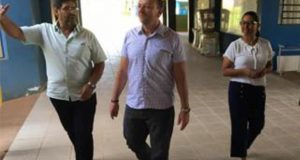 Prefeito transforma limpeza e obras em via sacra para minimizar dengue Dengue 91