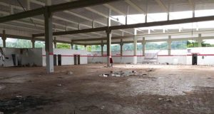 Prefeitura encampa antigo prédio da Nova Moto na Domingos Zanin Honda 95