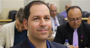 Vereador questiona prefeitura sobre a reforma do Teatro Municipal Roger Mendes 97
