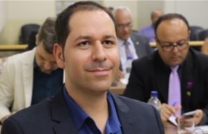 Vereador questiona prefeitura sobre a reforma do Teatro Municipal Roger Mendes 97